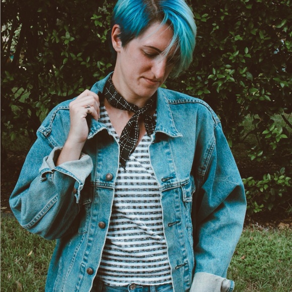 Meet your Posher, Elisabeth - Picture 2 of 5